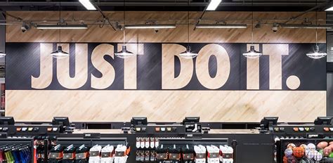 günstige nike kleidung damen|Nike Factory Stores.